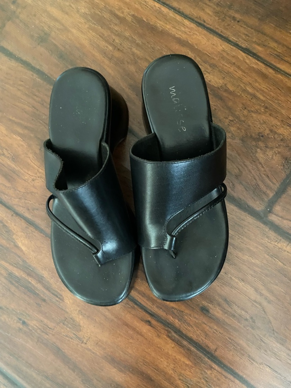 Vintage Matisse Black Leather Slide On Toe Ring 2.5” Wedge Sandals 7